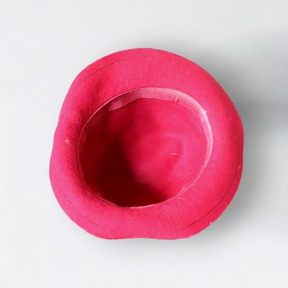 Women's Elegant Red Velvet Feather Frdora Hat - Picture 5 of 10